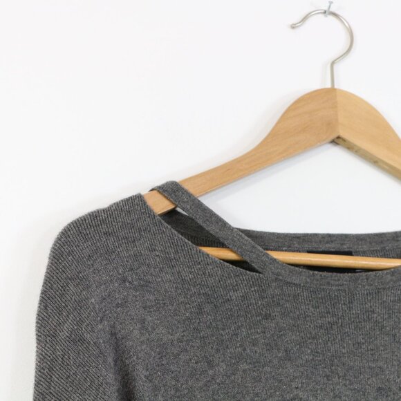 *Cliche Coture Grey Crew Neck Sweater - Picture 5 of 10